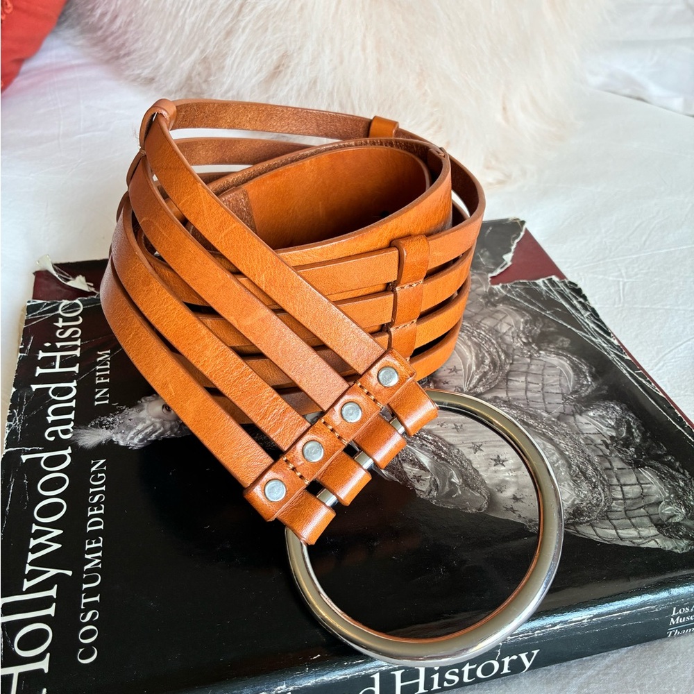 Like New! Banana Republic Adjustable Leather O-Ring Belt- Large